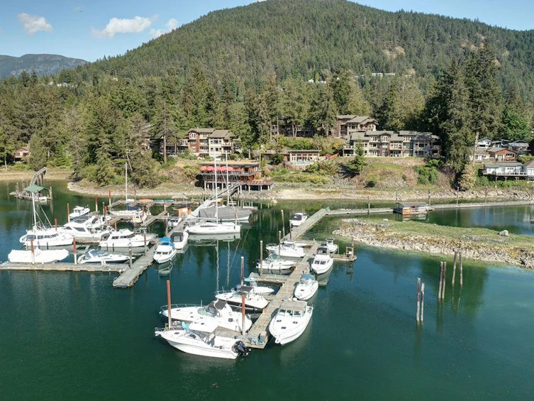 20D-12849 Lagoon Road, Pender Harbour Egmont, BC, V0N 2H0