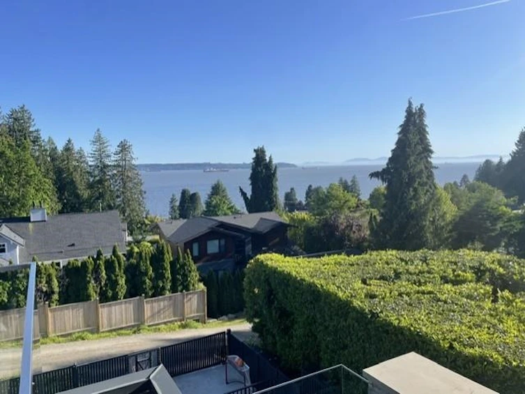 2678 Mathers Avenue, West Vancouver, BC, V7V 2J4 - 10