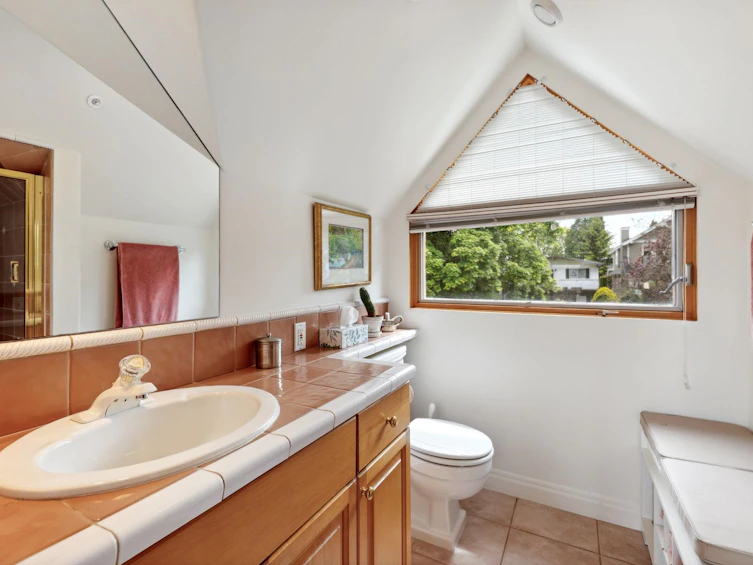3049 W 27th Avenue, Vancouver, BC, V6L 1W6 - 27