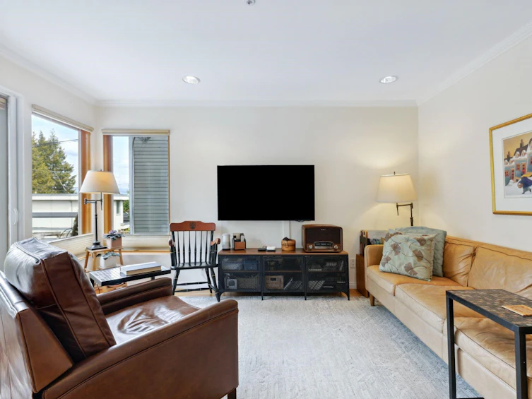3049 W 27th Avenue, Vancouver, BC, V6L 1W6 - 13