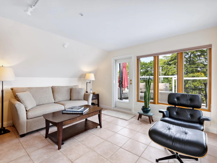 3049 W 27th Avenue, Vancouver, BC, V6L 1W6 - 25