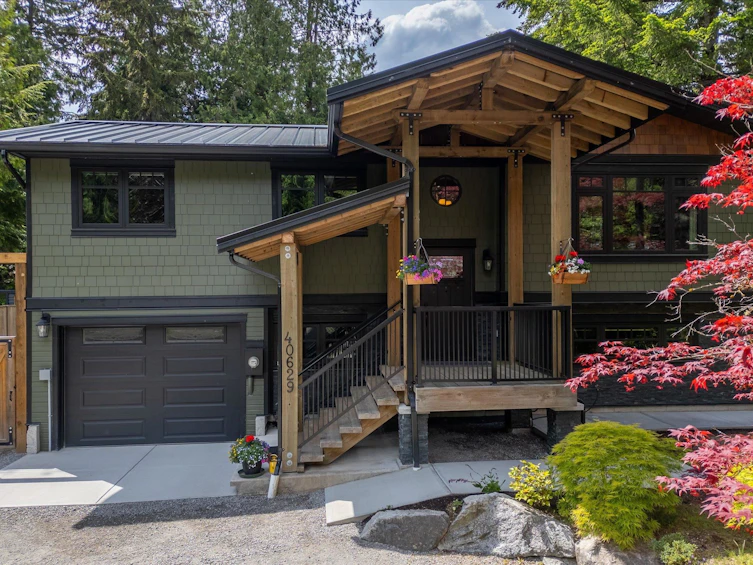 40629 Perth Drive, Squamish, BC, V0N 1T0 - 2