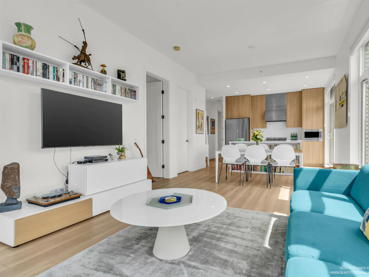 305-4118 Yukon Street, Vancouver, BC, V5Y 0M9 - 3