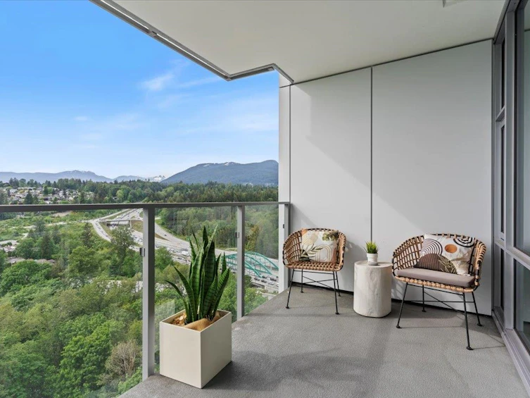2208-1500 Fern Street, North Vancouver, BC, V7J 0E6 - 4