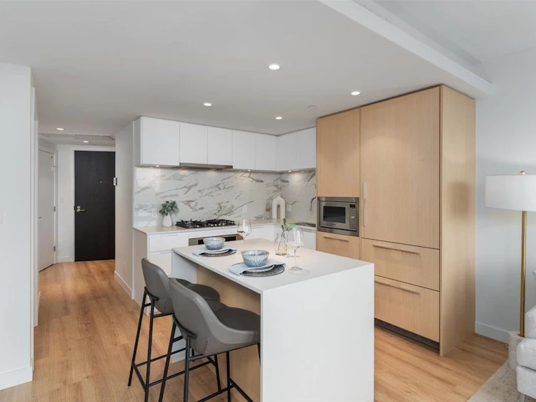 2208-1500 Fern Street, North Vancouver, BC, V7J 0E6 - 9