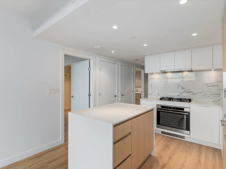 2304-1500 Fern Street, North Vancouver, BC, V7J 0E6 - 10