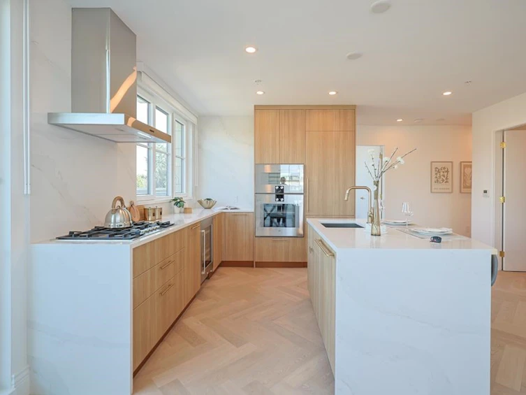 410-2096 W 47th Avenue, Vancouver, BC, V6M 3W6 - 3