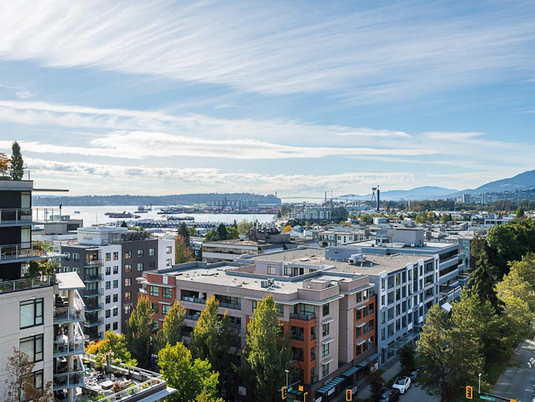1004-170 W 1st Street, North Vancouver, BC, V7M 3P2