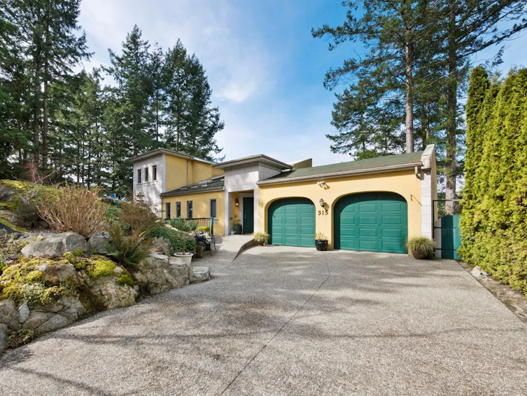 313 Skyline Drive, Gibsons, BC, V0N 1V8 - 2