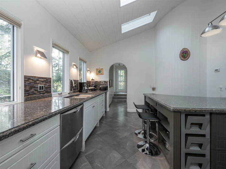313 Skyline Drive, Gibsons, BC, V0N 1V8 - 13