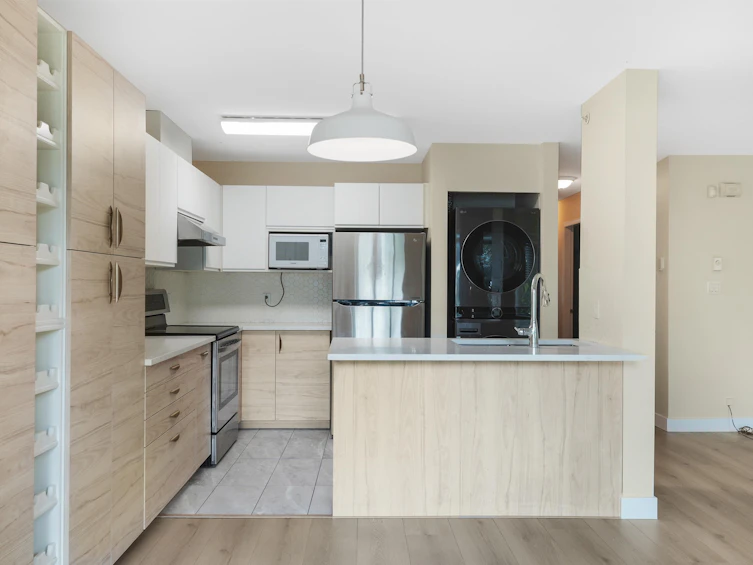211-2677 E Broadway, Vancouver, BC, V5M 1Y6 - 10