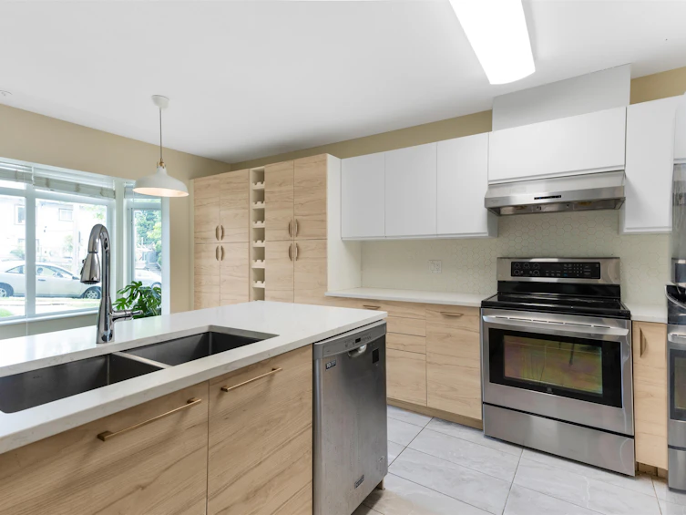 211-2677 E Broadway, Vancouver, BC, V5M 1Y6 - 11