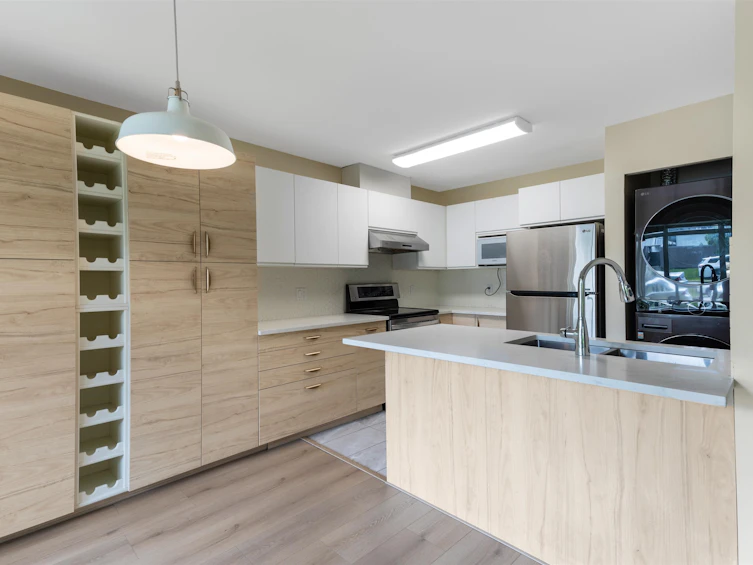 211-2677 E Broadway, Vancouver, BC, V5M 1Y6 - 8