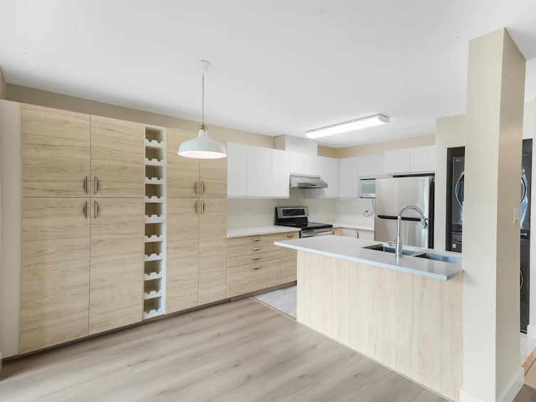 211-2677 E Broadway, Vancouver, BC, V5M 1Y6 - 7