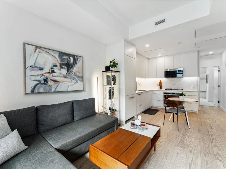 117-650 E 2nd Street, North Vancouver, BC, V7L 1E3 - 2