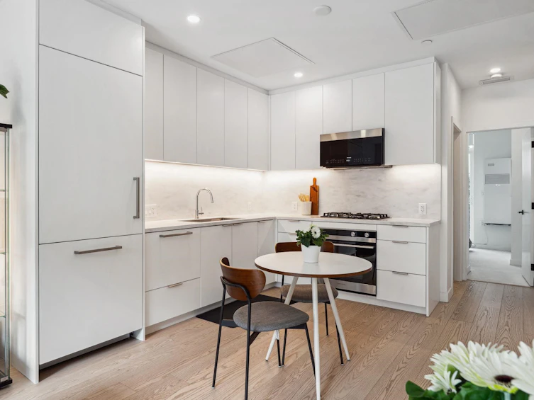 117-650 E 2nd Street, North Vancouver, BC, V7L 1E3 - 4