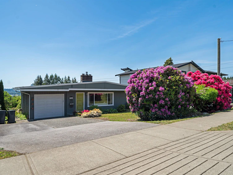 916 Stewart Avenue, Coquitlam, BC, V3K 2N6 - 3