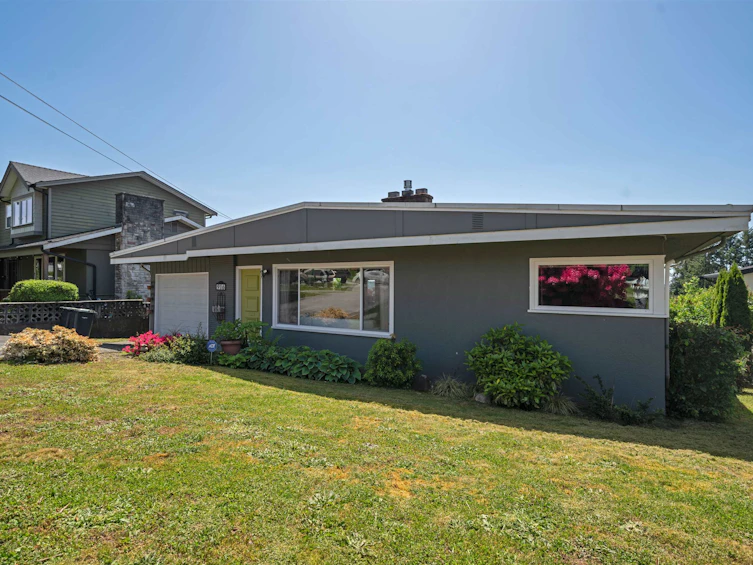 916 Stewart Avenue, Coquitlam, BC, V3K 2N6 - 2