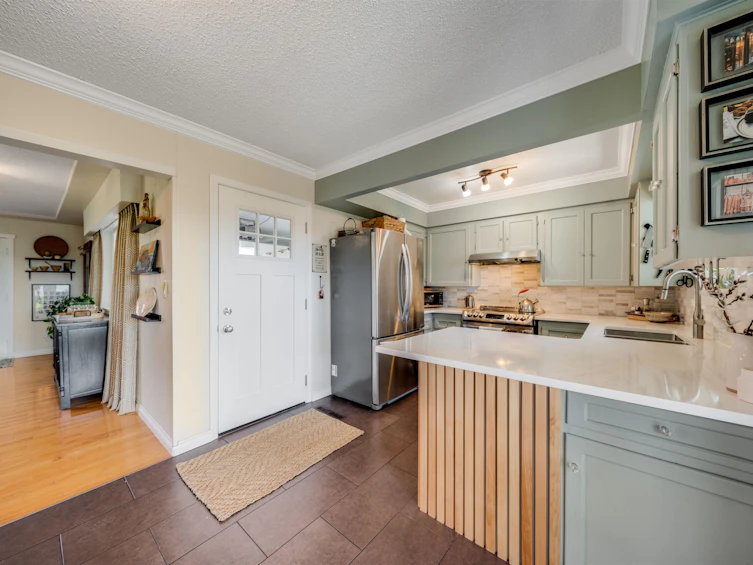 916 Stewart Avenue, Coquitlam, BC, V3K 2N6 - 13