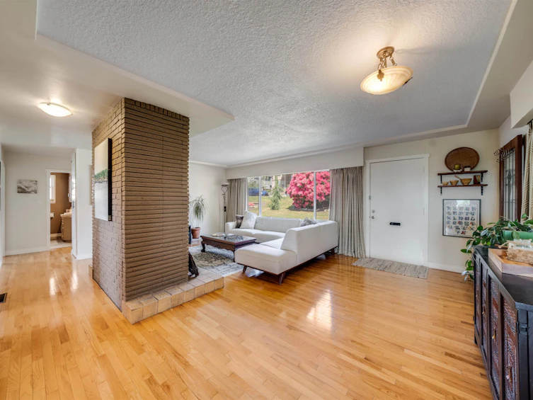 916 Stewart Avenue, Coquitlam, BC, V3K 2N6 - 8