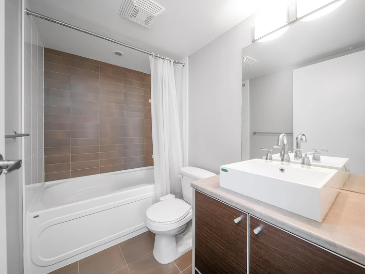 504-13688 100 Avenue, Surrey, BC, V3T 0G5 - 22