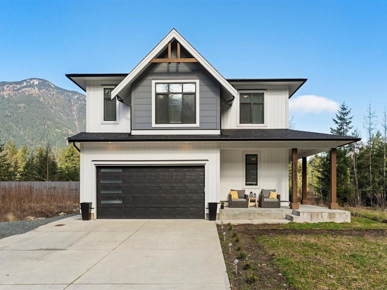 63887 Beech Avenue, Hope, BC, V0X 1L2