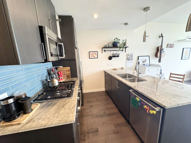 1001-88 W 1st Avenue, Vancouver, BC, V5Y 0K2 - 9