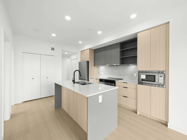 532-9456 134 Street, Surrey, BC, V3V 0G8 - 8