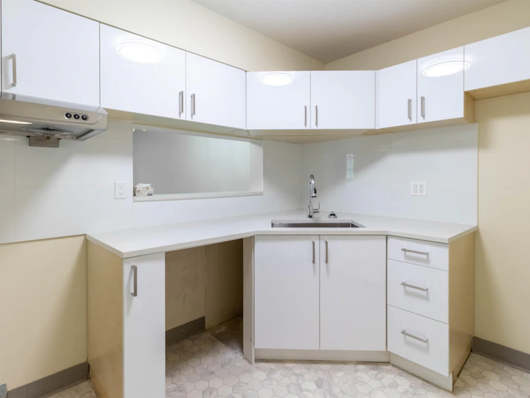 504-2528 E Broadway, Vancouver, BC, V5M 4V2 - 10