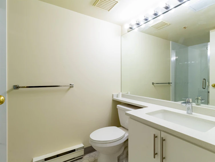 504-2528 E Broadway, Vancouver, BC, V5M 4V2 - 12