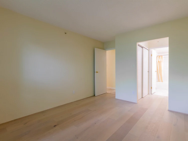 504-2528 E Broadway, Vancouver, BC, V5M 4V2 - 6