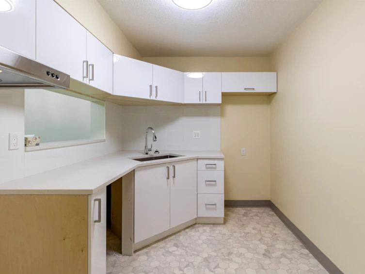504-2528 E Broadway, Vancouver, BC, V5M 4V2 - 9