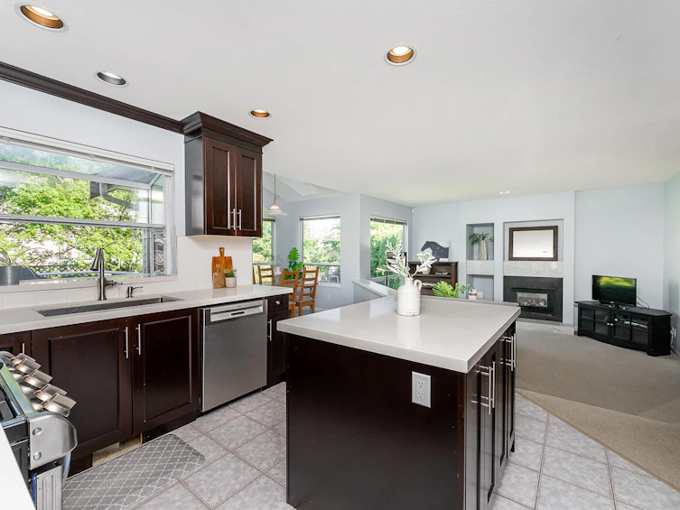 2890 Woodsia Place, Coquitlam, BC, V3E 2Y2 - 6