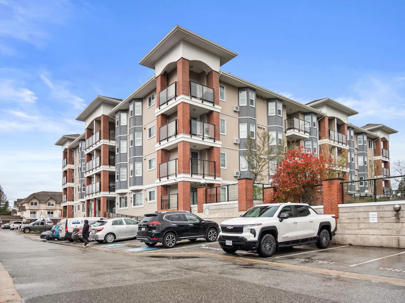 204 - 19730 56th Avenue, Langley BC V3A 3X6