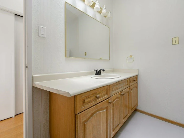 422 Genoa Crescent, North Vancouver, BC, V7N 3B7 - 18