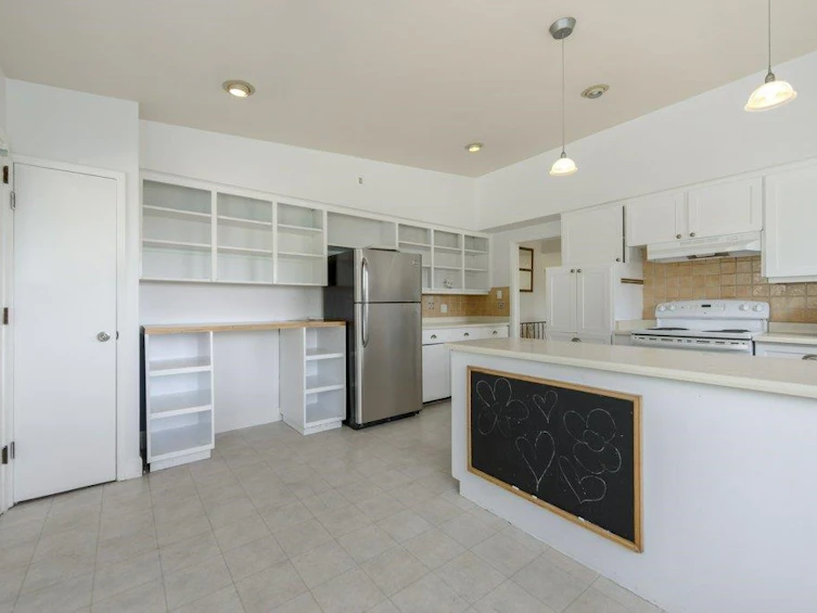 422 Genoa Crescent, North Vancouver, BC, V7N 3B7 - 13
