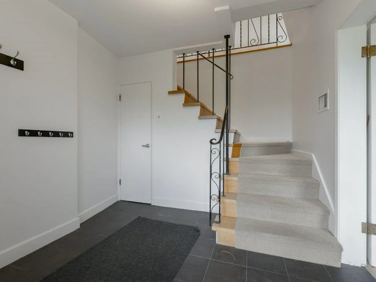 422 Genoa Crescent, North Vancouver, BC, V7N 3B7 - 22