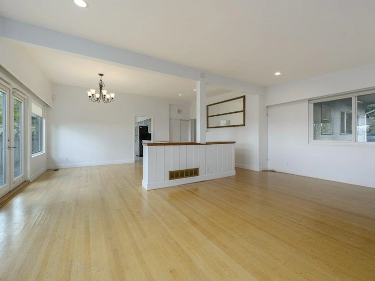 422 Genoa Crescent, North Vancouver, BC, V7N 3B7 - 4