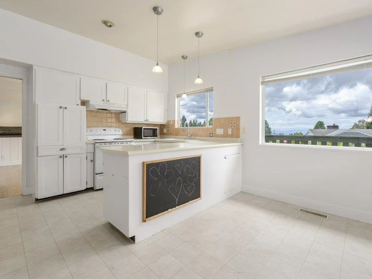 422 Genoa Crescent, North Vancouver, BC, V7N 3B7 - 12