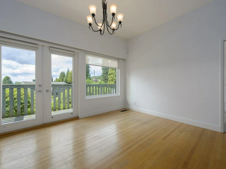 422 Genoa Crescent, North Vancouver, BC, V7N 3B7 - 3