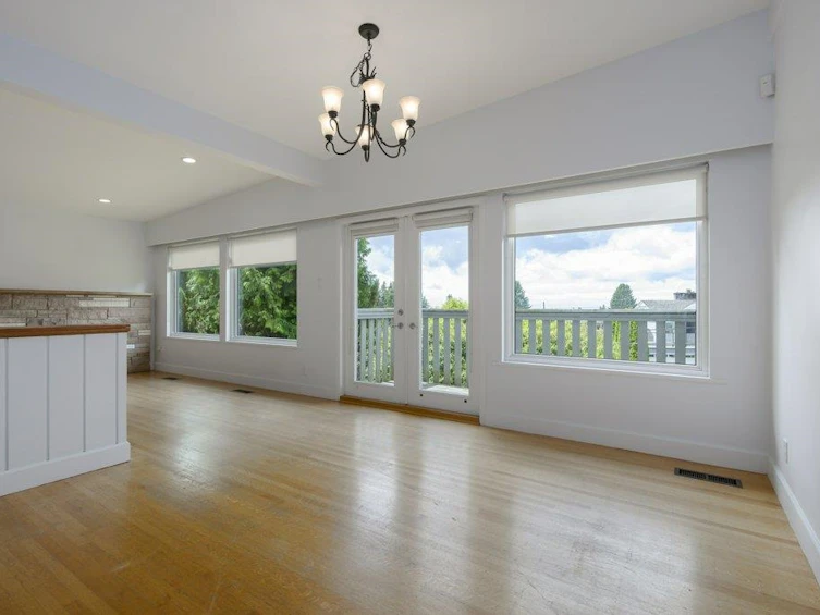 422 Genoa Crescent, North Vancouver, BC, V7N 3B7 - 2