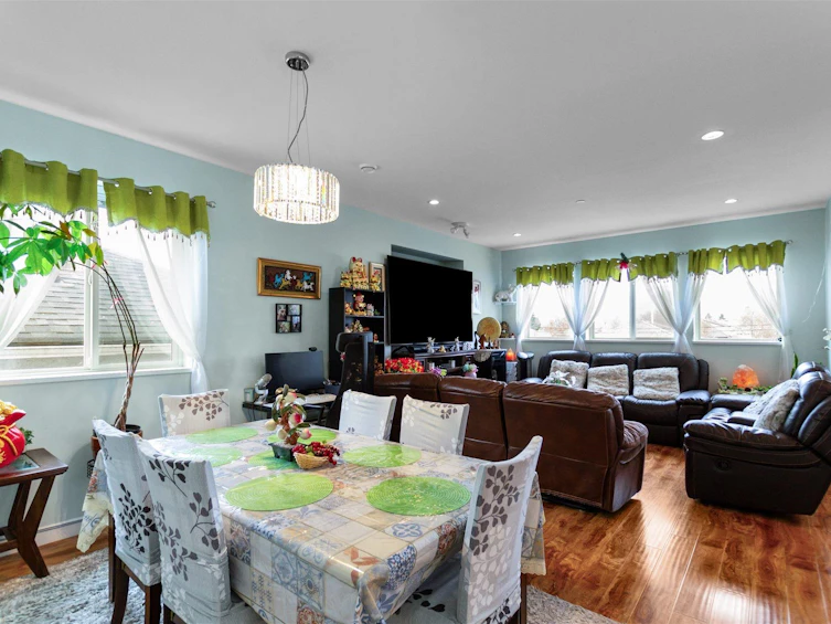 2631 Napier Street, Vancouver, BC, V5K 2W7 - 2