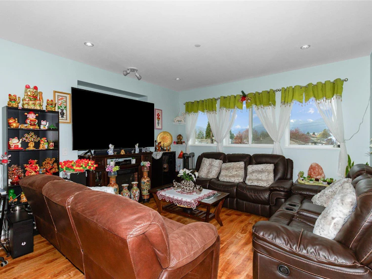 2631 Napier Street, Vancouver, BC, V5K 2W7 - 3