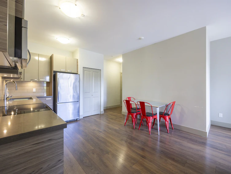 210-6875 Dunblane Avenue, Burnaby, BC, V5J 0G6 - 6