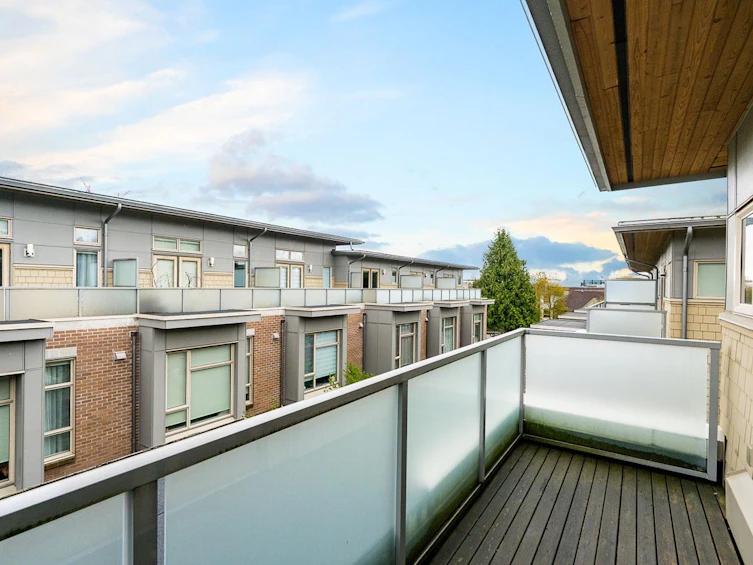 5512 Oak Street, Vancouver, BC, V6M 2V6 - 5
