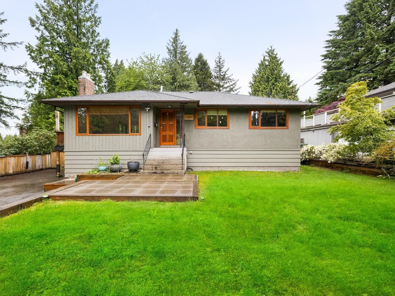 1561 Merlynn Crescent, North Vancouver BC V7J 2X9