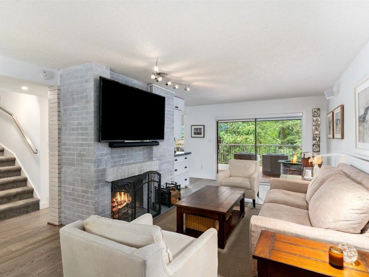 818 Frederick Road, North Vancouver, BC, V7K 2Y3 - 4