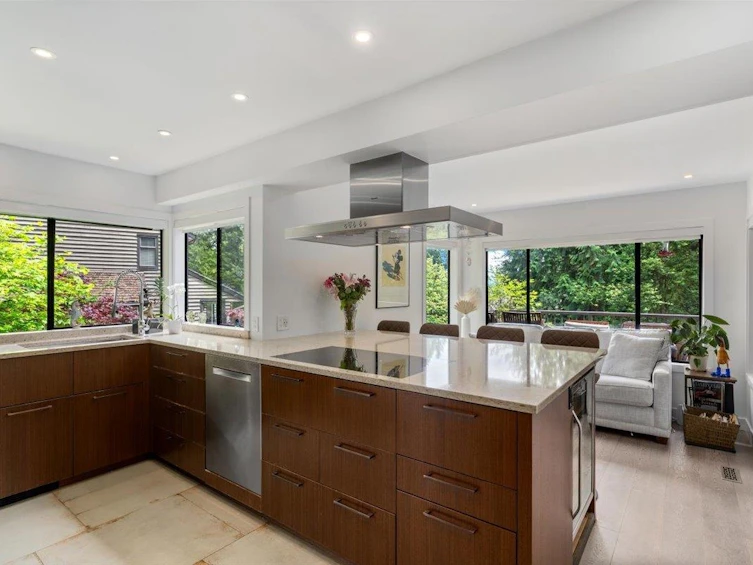 818 Frederick Road, North Vancouver, BC, V7K 2Y3 - 7