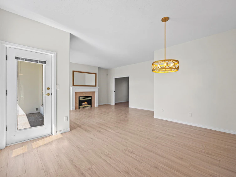 105-1221 Johnston Road, Surrey, BC, V4B 3Y8 - 11