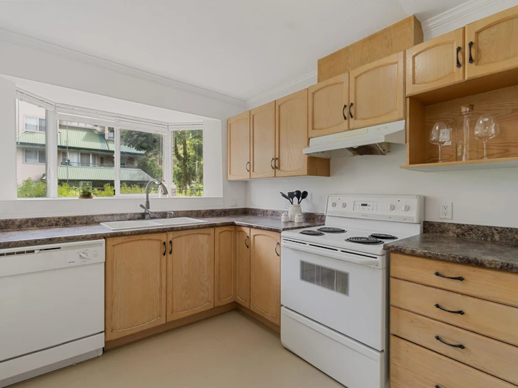 102-2958 Trethewey Street, Abbotsford, BC, V2T 6P6 - 8
